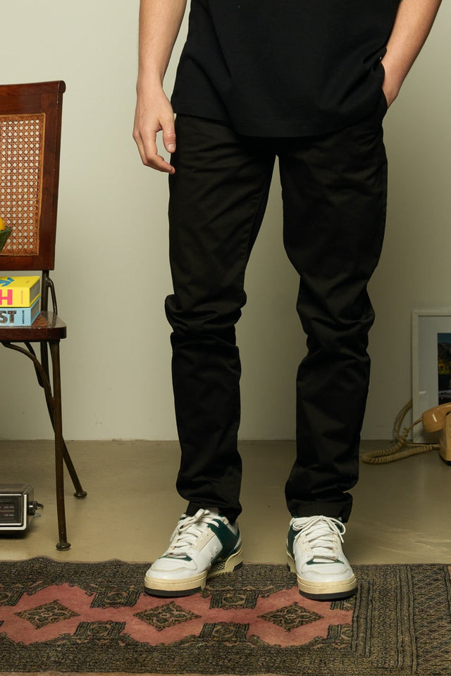 BASIC CHINO S - BLACK - PANTS